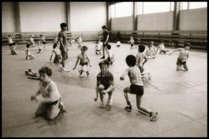 cca 1982 A birkózó sport utánpótlásának nevelése, gyermekek edzésen és mérkőzés közben, Magyar Alfré...