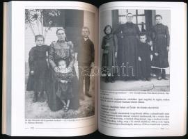 S. Lackovits Emőke: Viseletek, öltözködési kultúra a Bakony és Balaton-felvidék falvaiban. Magyar, n...