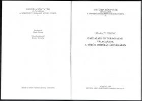 História könyvtár 3 kötete: 
Kubinyi András: Változások a középkor végi Magyarországon.;
Szakály F...