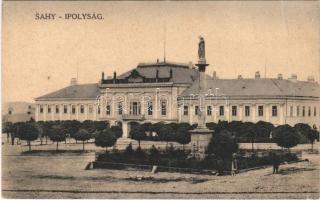 Ipolyság, Sahy; Vármegyeház, szobor / county hall, statue (fa)