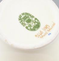 Zsolnay virágmintás porcelán váza, kézzel festett, jelzett, hibátlan. m: 17 cm