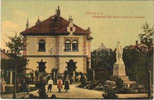 Hostinné, Arnau am Elbe; Schulstrasse mit Kaiser Josephs II. Denkmal / school street, statue