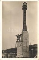 Budapest, Horthy Miklós híd. A cs. és kir. haditengerészet és magyar hősi halottainak emlékműve / Memorial monument of the hero mariners of K.u.K. Kriegsmarine (Austro-Hungarian Navy) (EB)