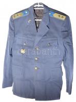 Rendőr alezredesi egyenruha a Kádár korból. Komplett díszegyenruha, kabáttal, csizmával, néhány kitüntetéssel + viseleti egyenruha két nadrág két zubbony