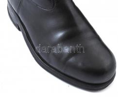 Rendőr alezredesi egyenruha a Kádár korból. Komplett díszegyenruha, kabáttal, csizmával, néhány kitü...