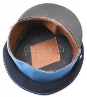 Rendőr alezredesi egyenruha a Kádár korból. Komplett díszegyenruha, kabáttal, csizmával, néhány kitü...