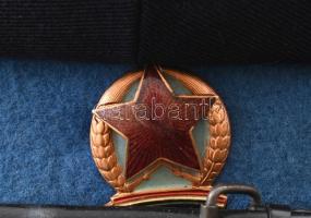 Rendőr alezredesi egyenruha a Kádár korból. Komplett díszegyenruha, kabáttal, csizmával, néhány kitü...