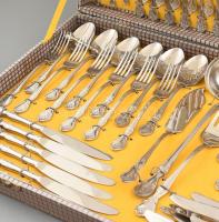 114 db-os 12 személyes evőeszközkészlet, eredeti dobozában, jó állapotban