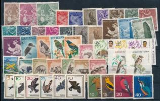 Külföldi bélyegek vegyesen 3 stecklapon: 97 db bélyeg, közte sok Madár és Emlős motívum 97 different...