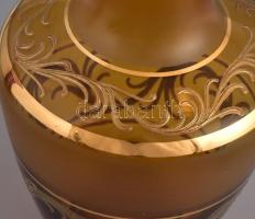 Üveg váza, arany festéssel. Anyagában színezett, kézzel festett. hibátlan. 25 cm