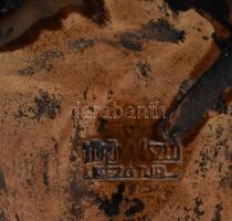 Török László Mezőtúr. Kerámia tál. Mázas kerámia, jelzett, apró csorbákkal. d: 16 cm 