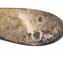 6 db antik ezüst evőeszköz. Jelzettek, mesterjegyesek, nettó 220 g + egy ezüst nyelű kés