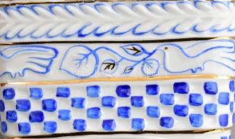 Hollóházi kos formájú dobozka, kézzel festett, jelzett, apró kopásokkal, 10,5x9 cm