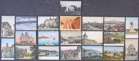 Régi külföldi városképes lapok, tartalmas, színes 720 darabos tétel sok érdekességgel dobozban / Old foreign city view postcards, interesting lot in a box, 720 pcs