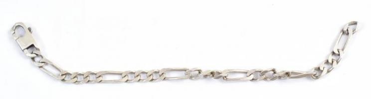 Ezüst(Ag) masszív figaro karkötő, jelzés nélkül, h: 22 cm, nettó: 19,67 g