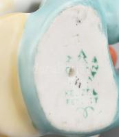 Hollóházi porcelán olvasó fiú, kézzel festett, jelzett, hibátlan. m: 8,5 cm