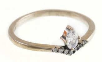 Ezüst(Ag) köves gyűrű, Pandora jelzéssel, méret: 56, bruttó: 1,6 g
