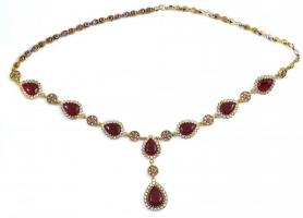 Aranyozott ezüst(Ag) nyakék, gránát kövekkel kirakva, jelzett, h: 51 cm, bruttó: 73,58 g