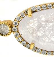 Aranyozott ezüst(Ag) karkötő, hegyikristállyal, jelzett, d: 5,5 cm, bruttó: 16,74 g