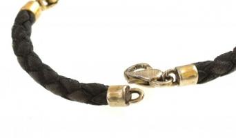 Aranyozott ezüst(Ag) elemekkel díszített karkötő, bőr szíjjal, jelzett, h: 17 cm, bruttó: 9,39 g