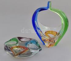 Üveg kínáló kosárka és hamutál, hutaüveg, anyagában színezett, kis karcolásokkal, 14x14 cm, 19x9 cm