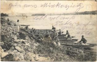 1914 Katonák csónakokban / WWI Austro-Hungarian K.u.K. military, soldiers in boats (r)