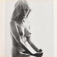 Aktalbum. Az előszót írta: Féjja Sándor. Bp., 1984, Corvina. Kiadói kartonált papírkötésben