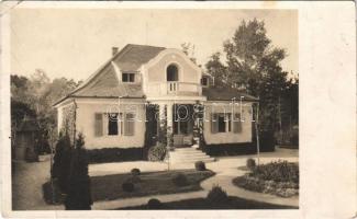 Siófok, Fenyves parti villa. photo (fa)