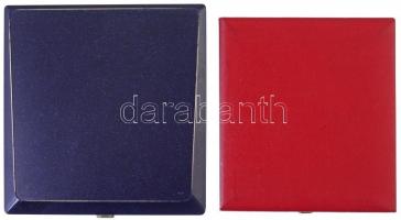 ~1970-1980. "MÁV pro ferrovia" zománcozott fém plakett tokban (90x105mm) + ~1990-2000. &qu...