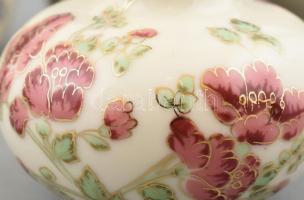 7 db Zsolnay búzavirág és pillangó mintás váza. Kézzel festett, jelzett, hibátlan. 13 cm-ig