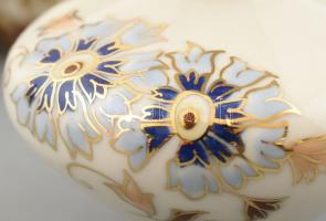 7 db Zsolnay búzavirág és pillangó mintás váza. Kézzel festett, jelzett, hibátlan. 13 cm-ig