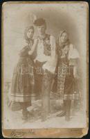 cca 1890 Szlovák népviselet. Kiss sérült kabinetfotó / Slovakian folkwear .photo 13x21 cm