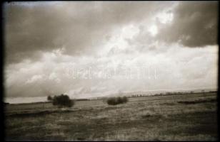 II. világháborús katonai negatívok, kerékpáros egység, katonaportrék, stb., 10 db, 6×9 cm