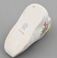 Herendi Viktória mintás cipőcske.  Kézzel festett, jelzett, hibátlan. 10 cm