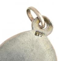 Ezüst(Ag) medál Mária arcképével, jelzett, a hátulján kisebb hibával, 5x3 cm, bruttó: 12,29 g