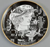 Hollóházi Szász Endre által tervezett dekorral díszített porcelán tálka. Matricás, jelzett, hibátlan d: 15,5 cm , eredeti dobozában