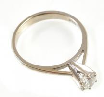Arany (Au) 14 K gyűrű, 0,22 ct gyémánttal (WSI), jelzett, méret: 51, bruttó: 2,1 g