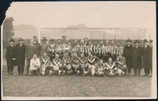 cca 1920 Régi idők focija, csoportkép, fotólap, sérült, 8,5×13 cm
