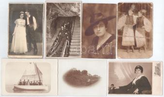 64 db RÉGI fotó és fotó képeslap: folklór, csoportképek, életképek, műtermi fotók, hölgyek, gyerekek / 64 pre-1945 photo postcards: folklore, groups, studio, ladies, children