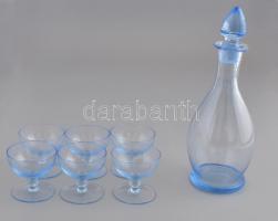 Színezett üveg likőrös készlet, 6 személyes, az egyik poháron kis csorbával, m: 5 cm és 23 cm