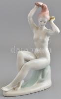 Aquincumi porcelán ülő női akt, kézzel festett, jelzett, hibátlan m: 23 cm