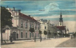 Eperjes, Presov; Kassai út, Divald műintézete. Divald Károly Fia kiadása / street view, publishers shop