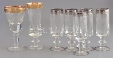 Üveg gyűjtemény: arany és ezüst szélű poharak, kancsók, kelyhek, üveg dísz