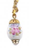 Réz nyaklánc porcelán medállal, kézzel festett virágmintás, jó állapotban, 2,5 cm és h: 54 cm