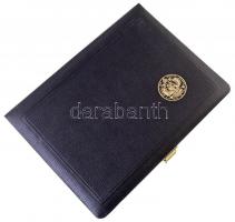 Műbőr borítású dekoratív érmetartó kazetta 4db, klf méretű érmék tárolására alkalmas tálcával (18cmx...