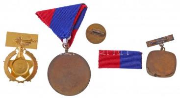 ~1960-1970. "Munkásőr" Br kitüntetés, szalagon, miniatűrrel szalagsávon, eredeti tokban + ...