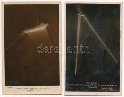 4 db RÉGI angol katonai léghajós motívum képeslap este / 4 pre-1945 British military airship motive postcards at night