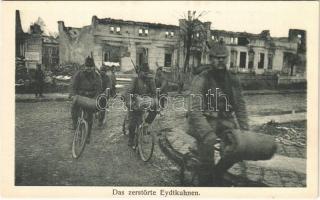 Chernyshevskoye, Eydtkuhnen; Das zerstörte Stdt / WWI military ruins, soldiers on bicycles