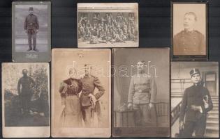 cca 1890-1920 össz. 7 db katonai fotó, többségében portré; egyik I. világháborús tábori posta fotólap, amelyen katona kitüntetéssel; további 4 db keményhátú fotó, részben kopott, foltos vagy sérült, 10,5x6,5 és 16x10,5 cm közötti méretben