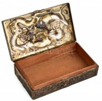 Kínai feliratos, sárkányos fém doboz. Jelzés nélkül. / Chinese box with dragon and inscription 15x8x...
